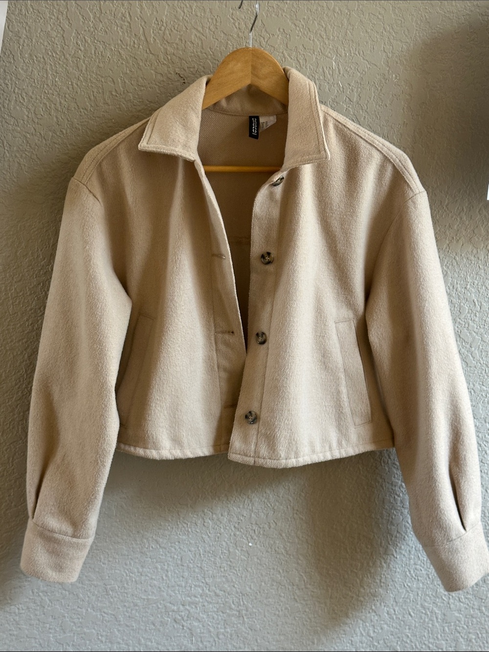 Divided Button Up H&M Beige Shacket Sz XS